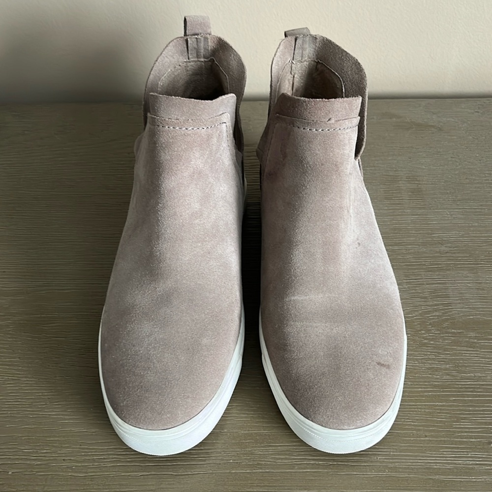 STEVEN BY STEVE MADDEN SUEDE SLIPON SNEAKERS, GUC!!